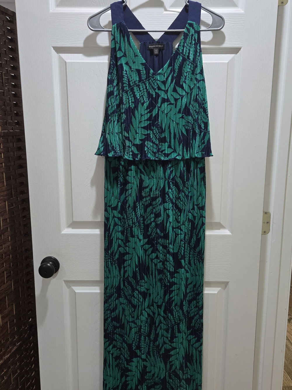 Banana Republic Navy and Green Pleated V-Neck Dress. Small.